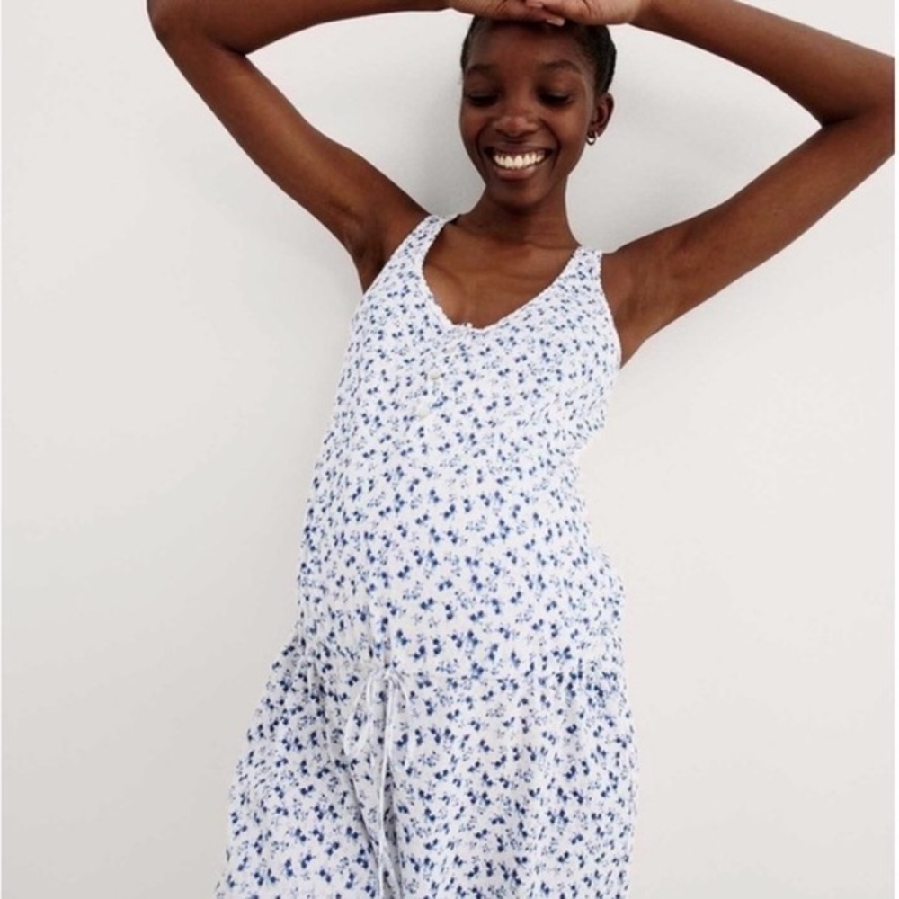 Hatch White and Blue floral romper 24/7 1 small